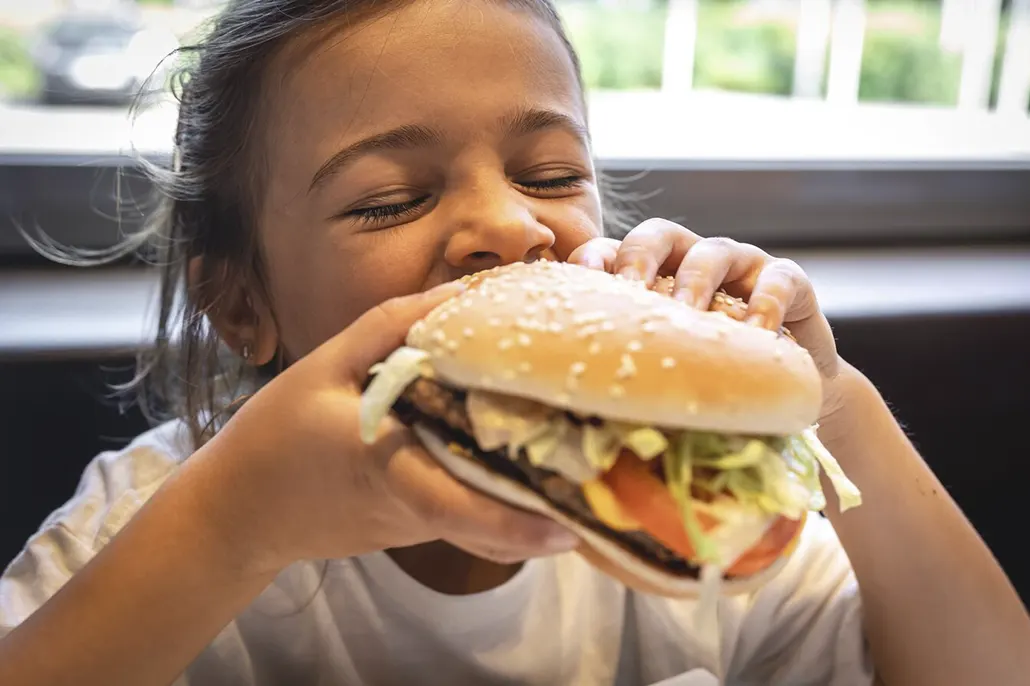 Böhm Asesores de Seguros • Síndrome Urémico Hemolítico (SUH): Peligros y Prevención en Niños Pequeños